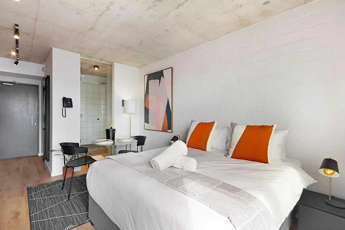 Apartment Stunning Brand New Apartment, Pool, Wifi, Secure Cape Town