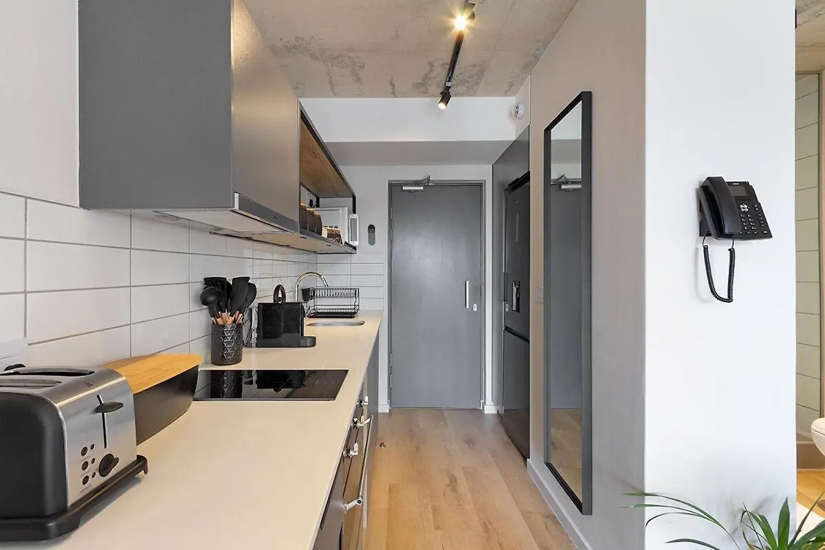 Apartment Stunning Brand New Apartment, Pool, Wifi, Secure Cape Town