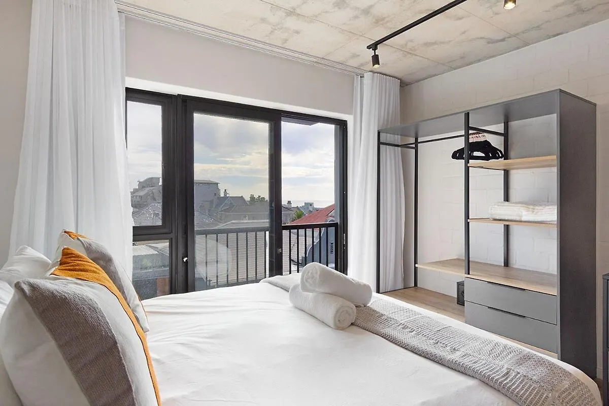 Stunning Brand New Apartment, Pool, Wifi, Secure Cape Town Apartment